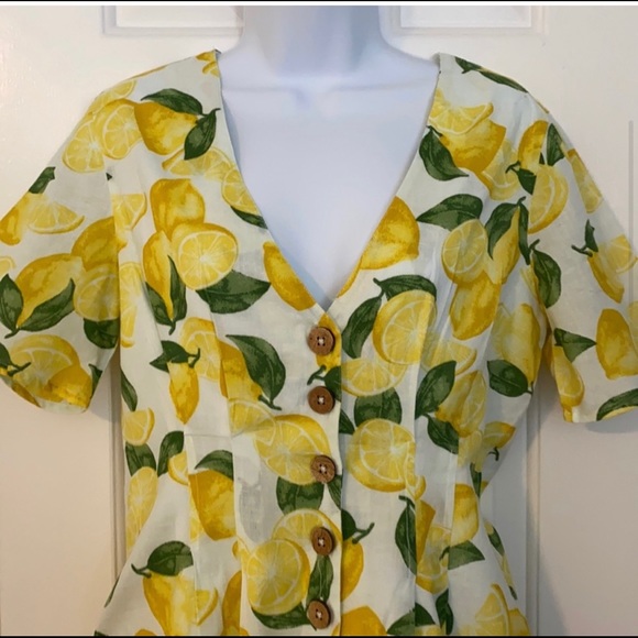 New condition BCBG lemon romper - Picture 9 of 9